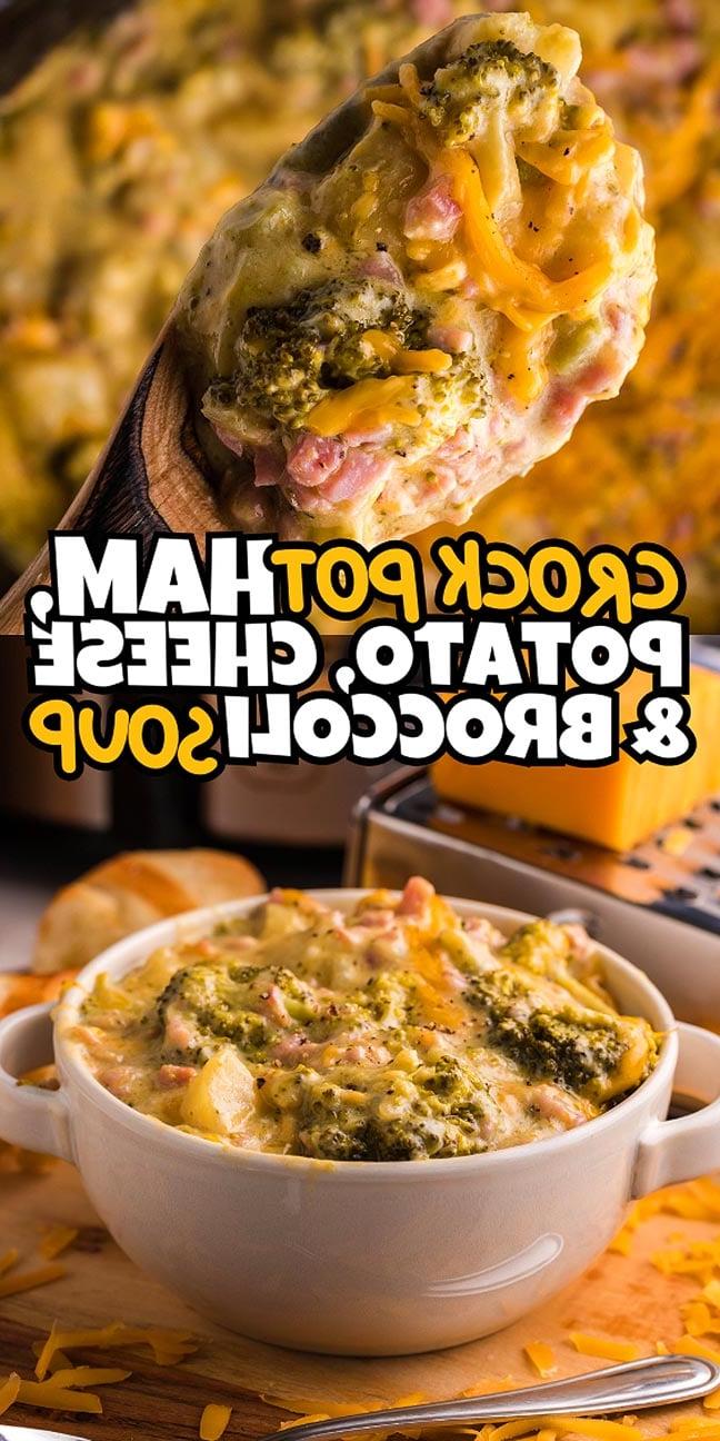 Σιγομαγειρεμένη Σούπα Ζαμπόν, Μπρόκολου και Τσένταρ 19 Ένα μπολ με κρεμώδες τυρένιο γκούλας με μπρόκολο, ζαμπόν και πατάτα δελεάζει τις αισθήσεις. Ένα ξύλινο κουτάλι σηκώνει μια μερίδα από μια κατσαρόλα στο φόντο. Το κείμενο αναγράφει, "Σούπα Ζαμπόν, Μπρόκολου και Τσένταρ στην Αργή Κουζίνα."