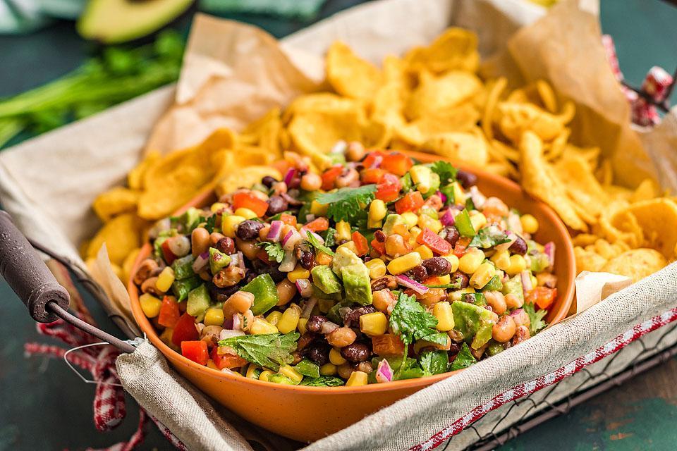 Dip Cowboy caviar και τσιπς τορτίγιας.