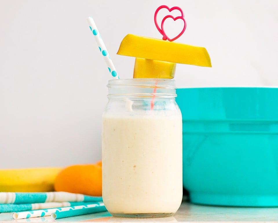 27 Εύκολες Συνταγές Smoothie για να Κάνουν την Ημέρα σας Καλύτερη 4 Τροπικό Smoothie με Ανανά και Μάνγκο