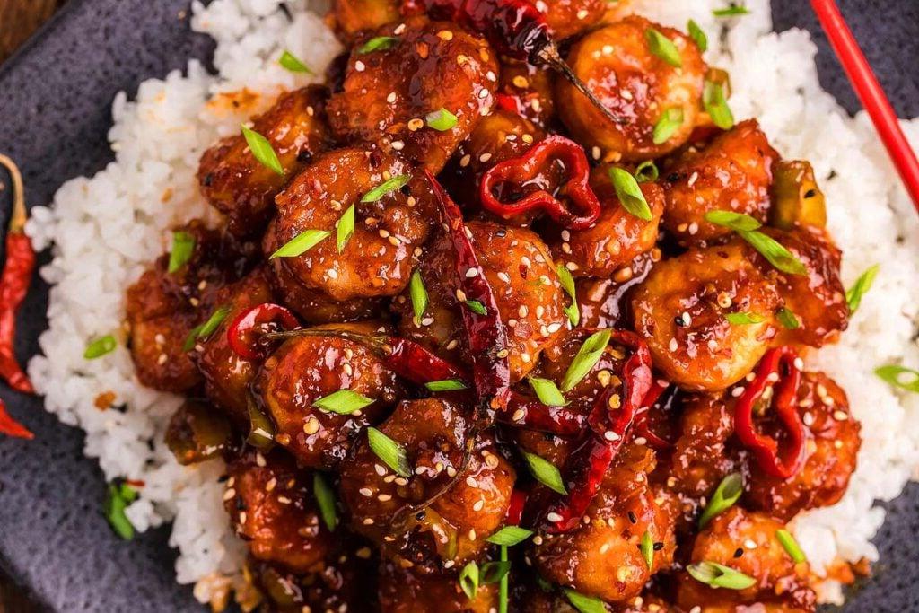 Εύκολο Δείπνο με Γουόκ: 18 Συνταγές Stir-Fry 6 Τραγανές γαρίδες με σάλτσα σε μπολ.