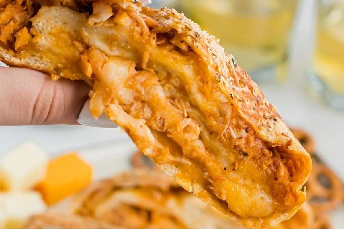 54 Πεντανόστιμες Συνταγές Πίλσμπερυ 54 Stromboli Κοτόπουλο BBQ.