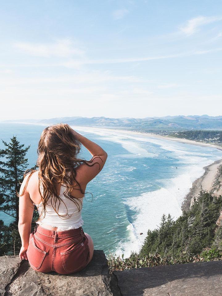 Όρεγκον Οδικό Ταξίδι 2 Blogger Bella Bucchiotti of xoxoBella.com shares her spring Oregon road trip with visits to parks, waterfalls and more.