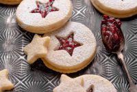 Buttery Raspberry Linzer Cookies