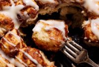 Sticky Cinnamon Roll Skillet Pull-Apart