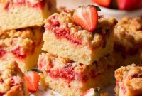 Fresh Strawberry Crumb Delight